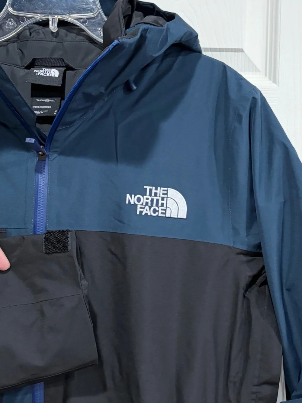 The North Face Men’s Medium THERMOBALL Snow Slo Triclimate Jacket Navy Black NWT